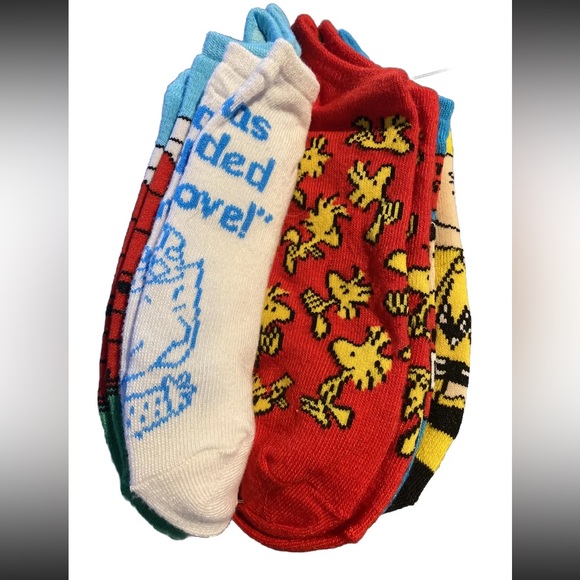 New PEANUTS Ladies 5 Pair No Show Socks SNOOPY, CHARLIE BROWN, LUCY WOODSTOCK - Picture 4 of 7